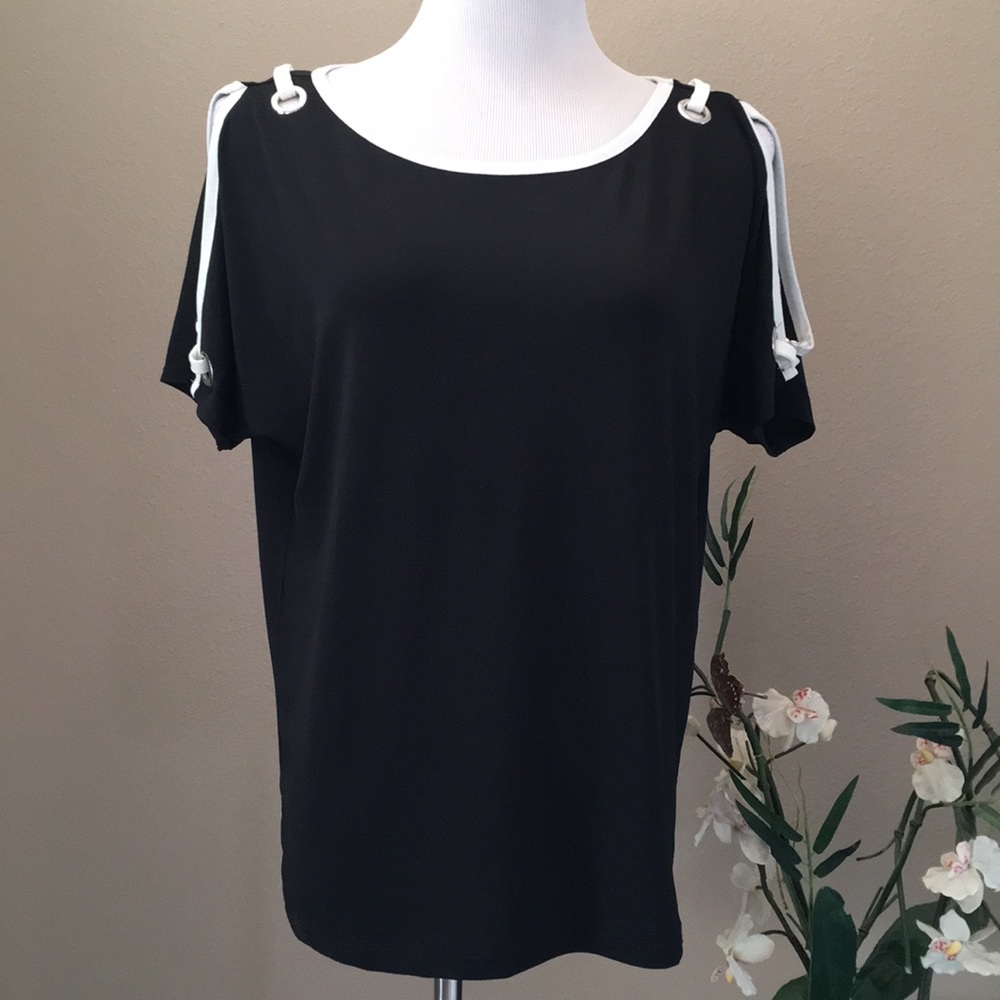 NWT Black Top White Contrasting Trim Size Medium